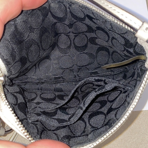 Coach Corner Zip Gray Pebbled Leather Wristlet - Picture 6 of 7